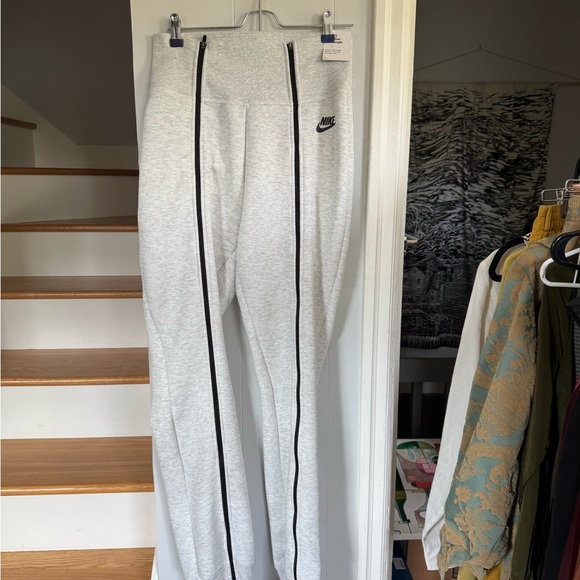 Slim Fit High Rise Nike Zipper Sweats NWT - Picture 5 of 5